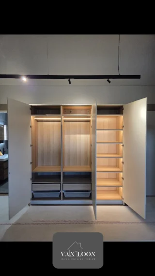 Instagram post from vanloon_interieur_exterieur. This post is in position 8.