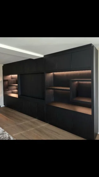 Instagram post from vanloon_interieur_exterieur. This post is in position 17.